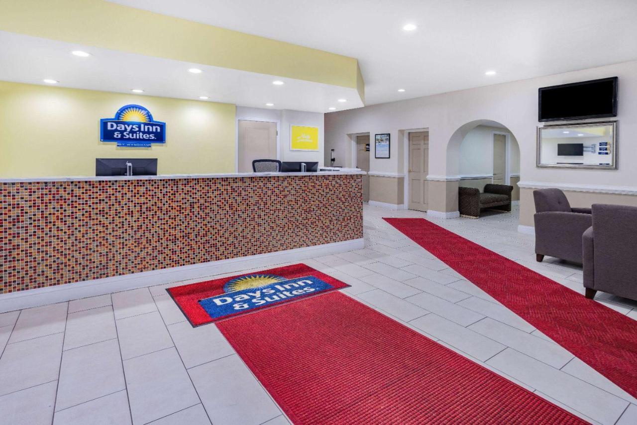 Days Inn & Suites By Wyndham Colonial Williamsburg Bagian luar foto